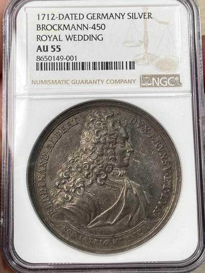 万国钱币拍卖第064期 - NGC AU55 1712年德国布伦瑞克-沃尔芬比特尔公国费迪南德·阿尔伯雷希特二世与安东尼娅·阿玛莉结婚纪念大银章 罕见神罗时期大波浪高浮雕极美皇家婚礼 包浆极其原味 45MM大规格罕见收藏级