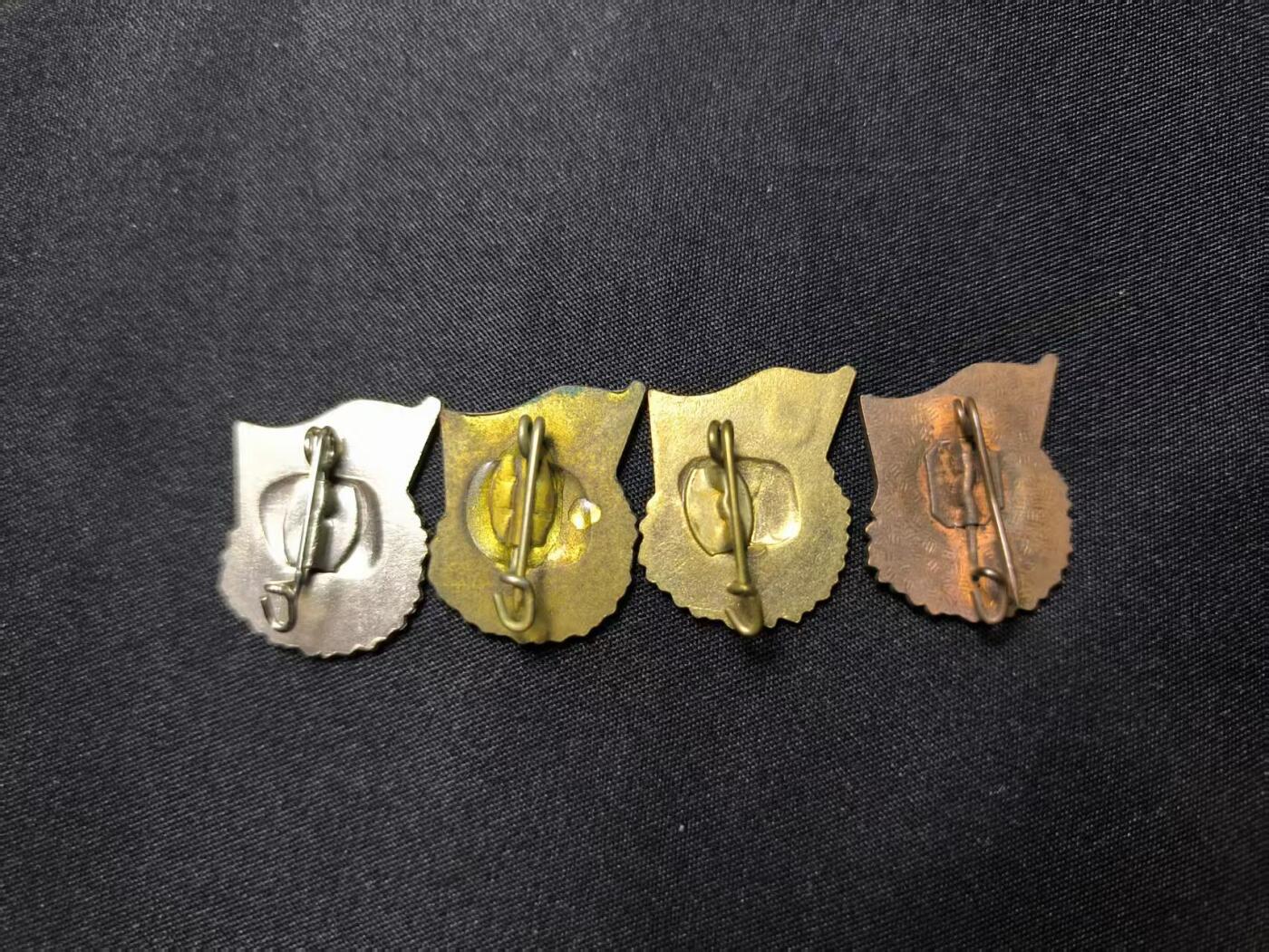 云宸嘉赏-勋臻佳藏四月精品甄选场次（低佣 一元一手） 民主德国青年团 “良好知识” 证章一套