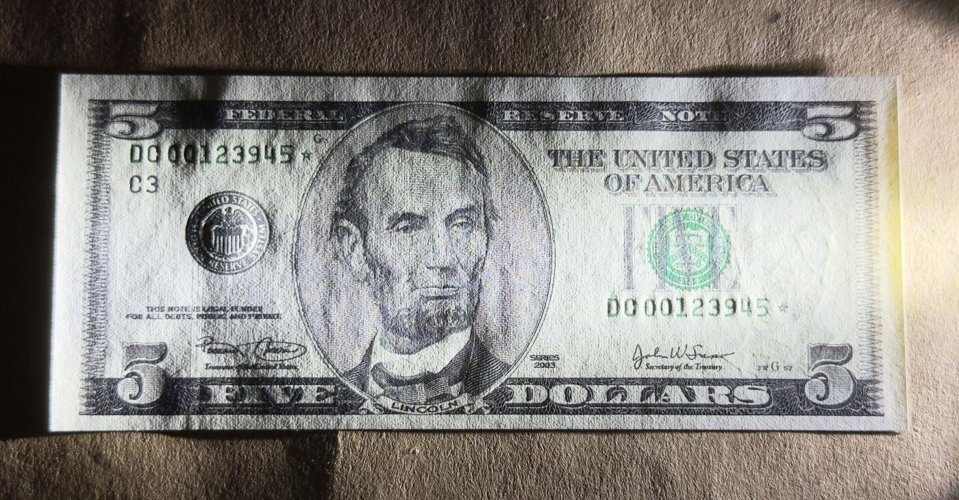 【礼羽收藏】🌏世界钱币拍卖第131期 03年黑白大头5美元补号连号全新UNC品相