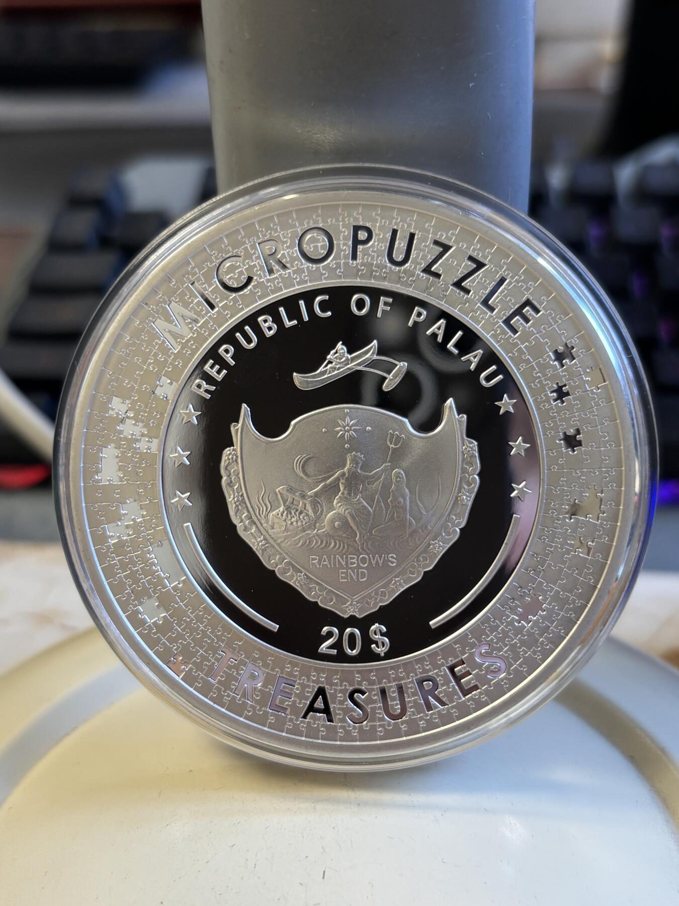 第196期拍卖 帕劳2022年微型拼图系列-伞下情侣彩色纪念银币原盒证书，999银，3盎司，发行量499枚