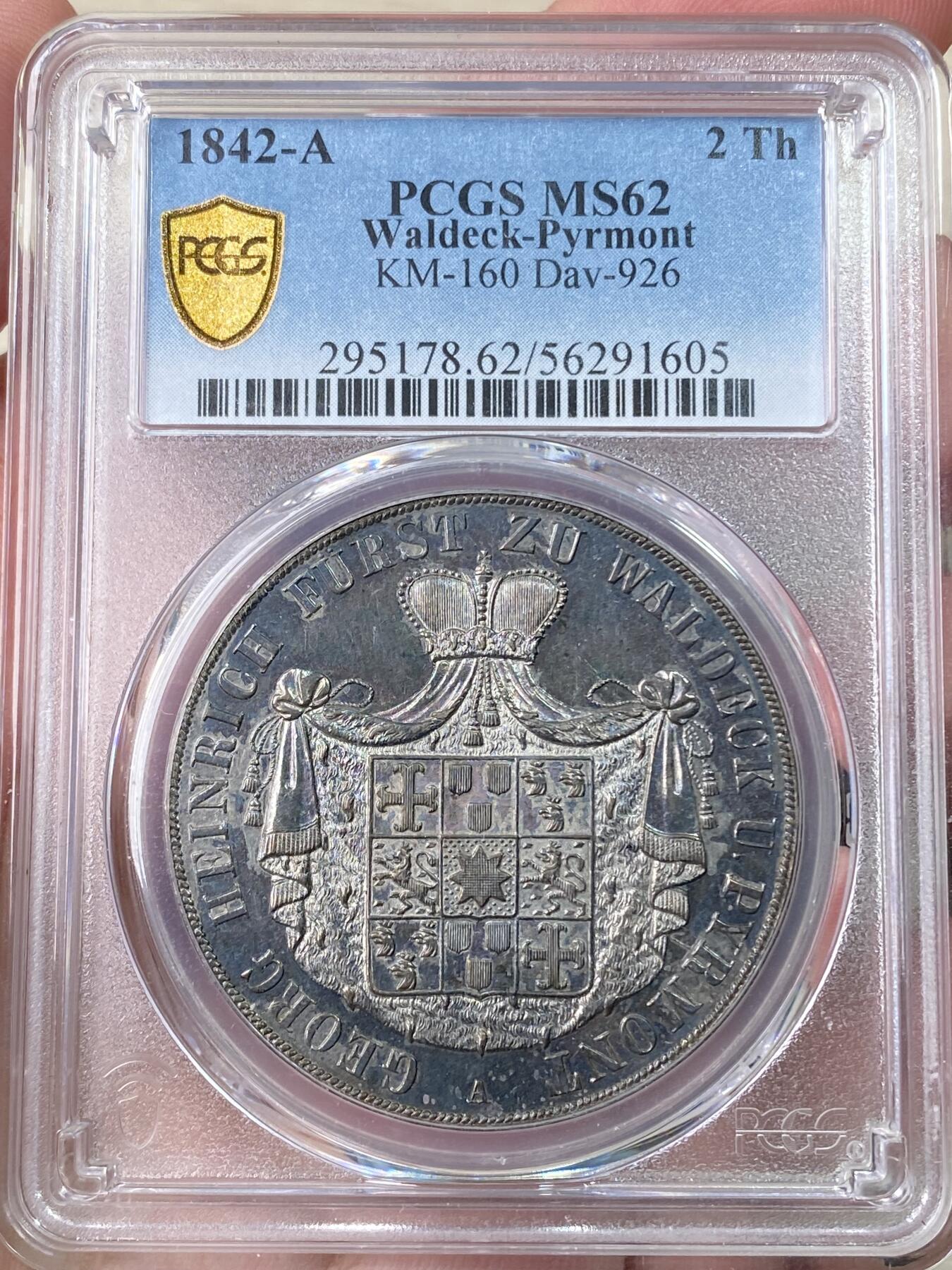 万国钱币拍卖第064期 PCGS MS62 1842年德国瓦尔德克-皮埃蒙特大窗帘流通2泰勒 高难德系小邦品种 仅两年各发行4500枚 2泰勒中罕见的无君主肖像设计 双面熟美黑五彩包浆裹身 难得一见的顶级小邦2泰勒藏品