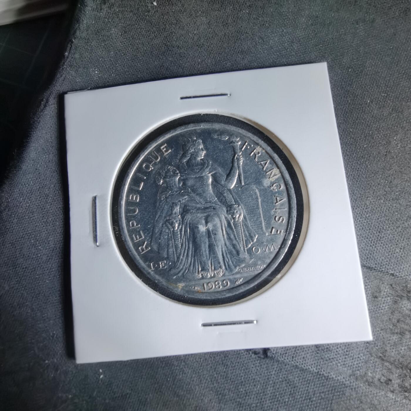 沼泽如烟--第1041场 法属新喀里多尼亚1989年5法郎