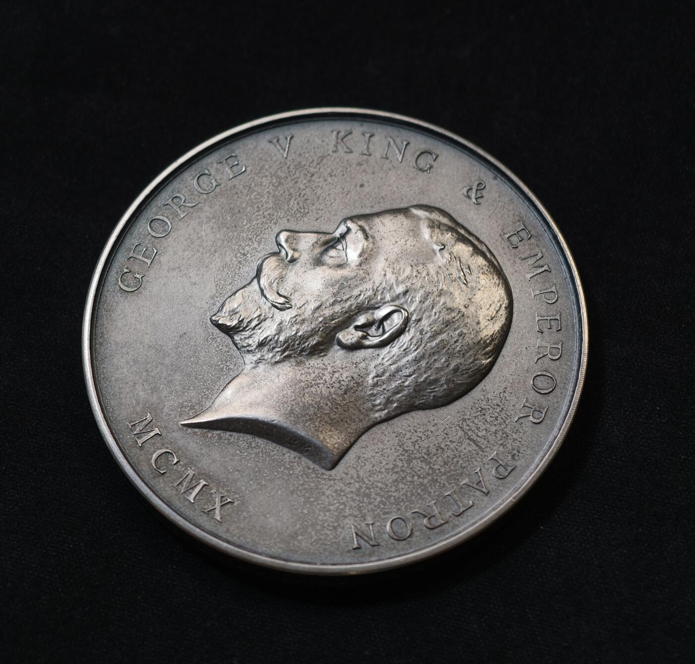 甄臻铺-世界币章拍卖（第58期），送拍享返佣金等优惠多多 1930年英国皇家艺术协会（RSA）西班牙语高级考试纪念银章，乔治五世国王肖像，直径56毫米，重90克，品相完美，包浆自然（鸽子重拍）