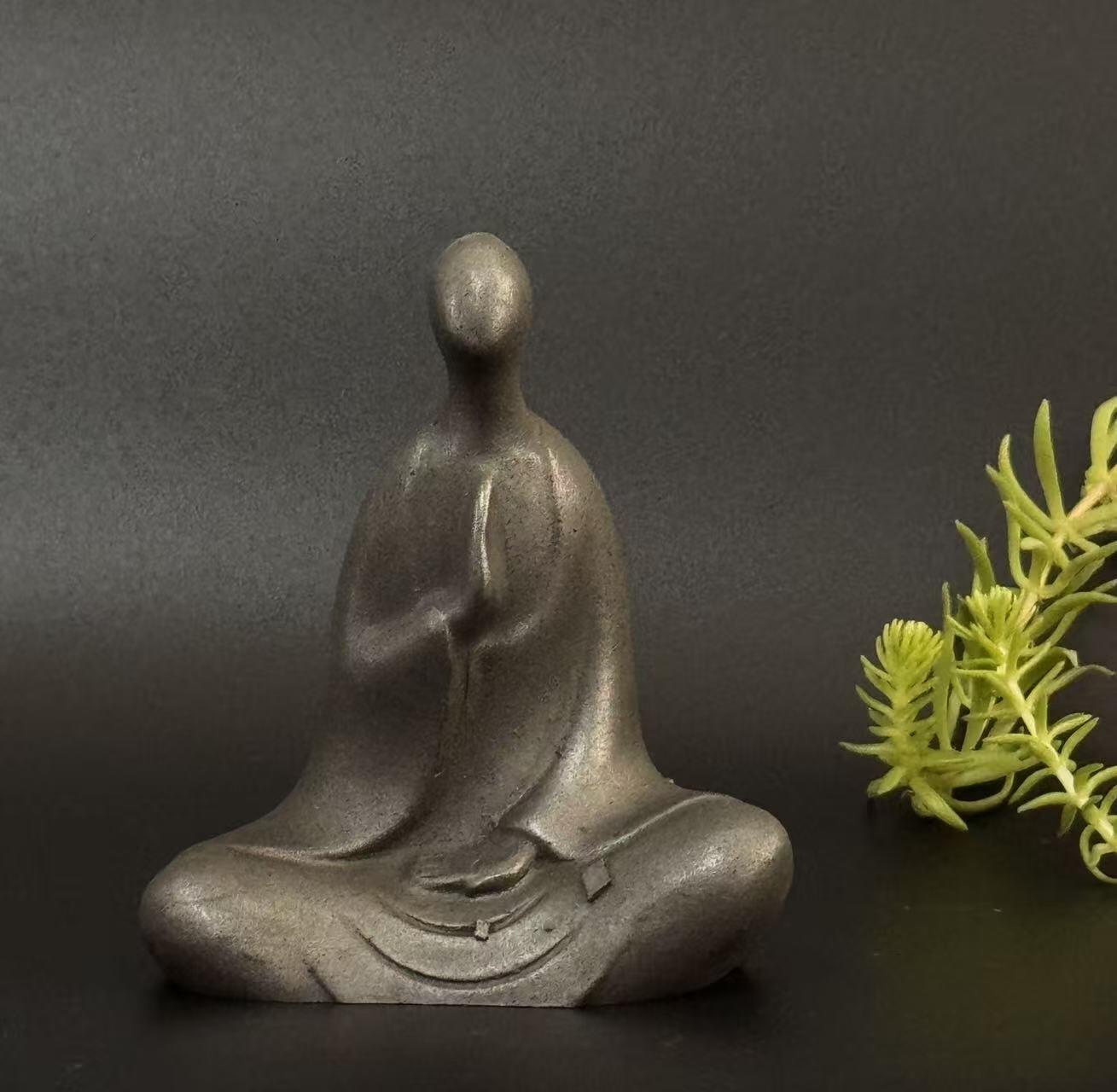 零元拍：禅意 铁艺无相佛，实心铸铁，高约18.5CM，重量约200克。