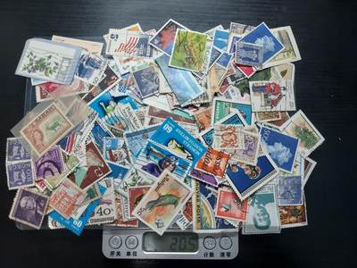 博彦收藏    4月8日 8点 邮票专场 - 外国邮票一组 重20克左右 约200枚（估算值）部分有瑕疵 部分上品 