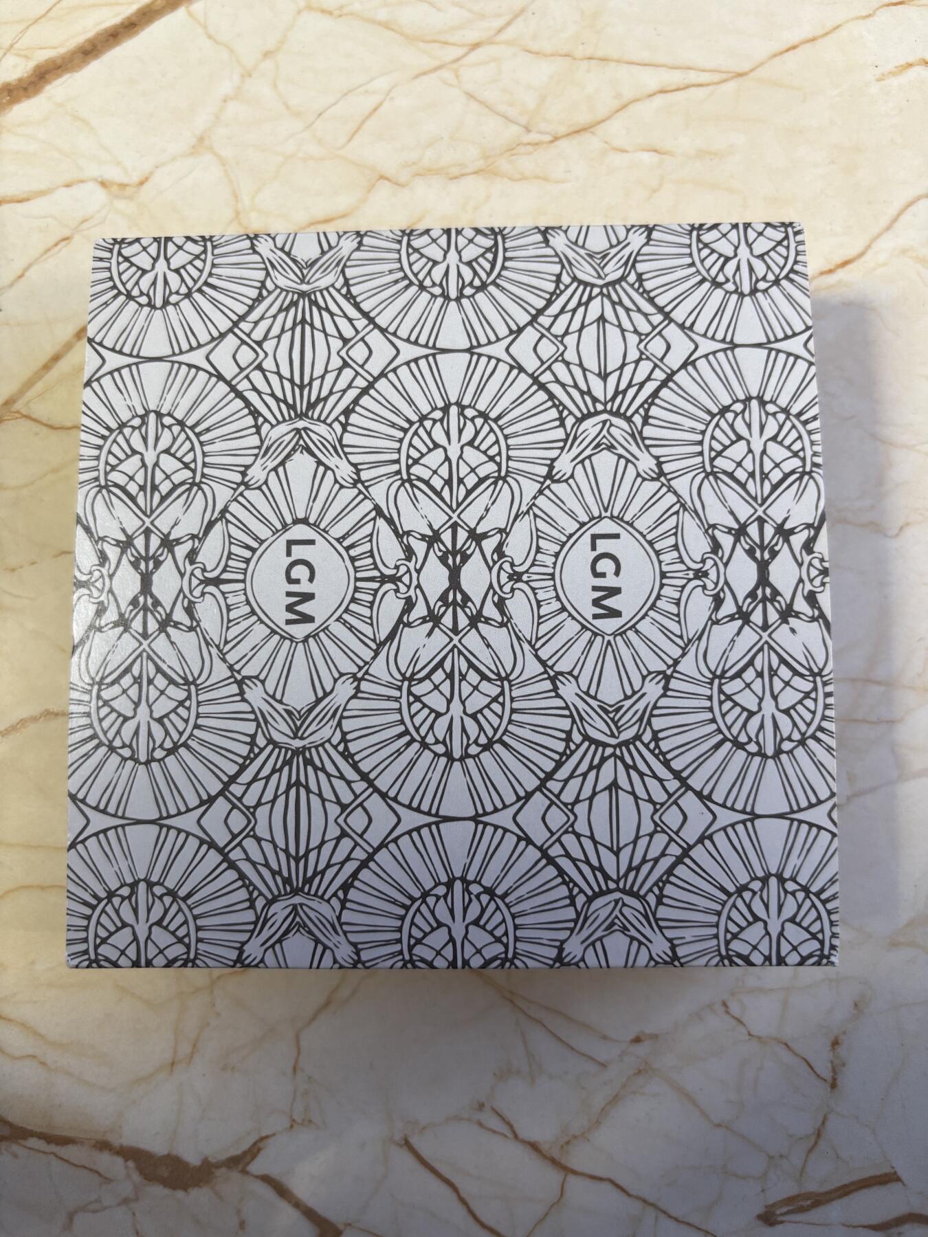 第196期拍卖 利比里亚2024年花卉钟表1盎司彩色纪念银币，1盎司，发行333枚