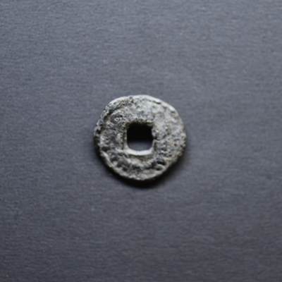 【良泉】4月16日【西方古代打制币】拍卖108件 - 公元8世纪【粟特】铜币，微型版，0.48克