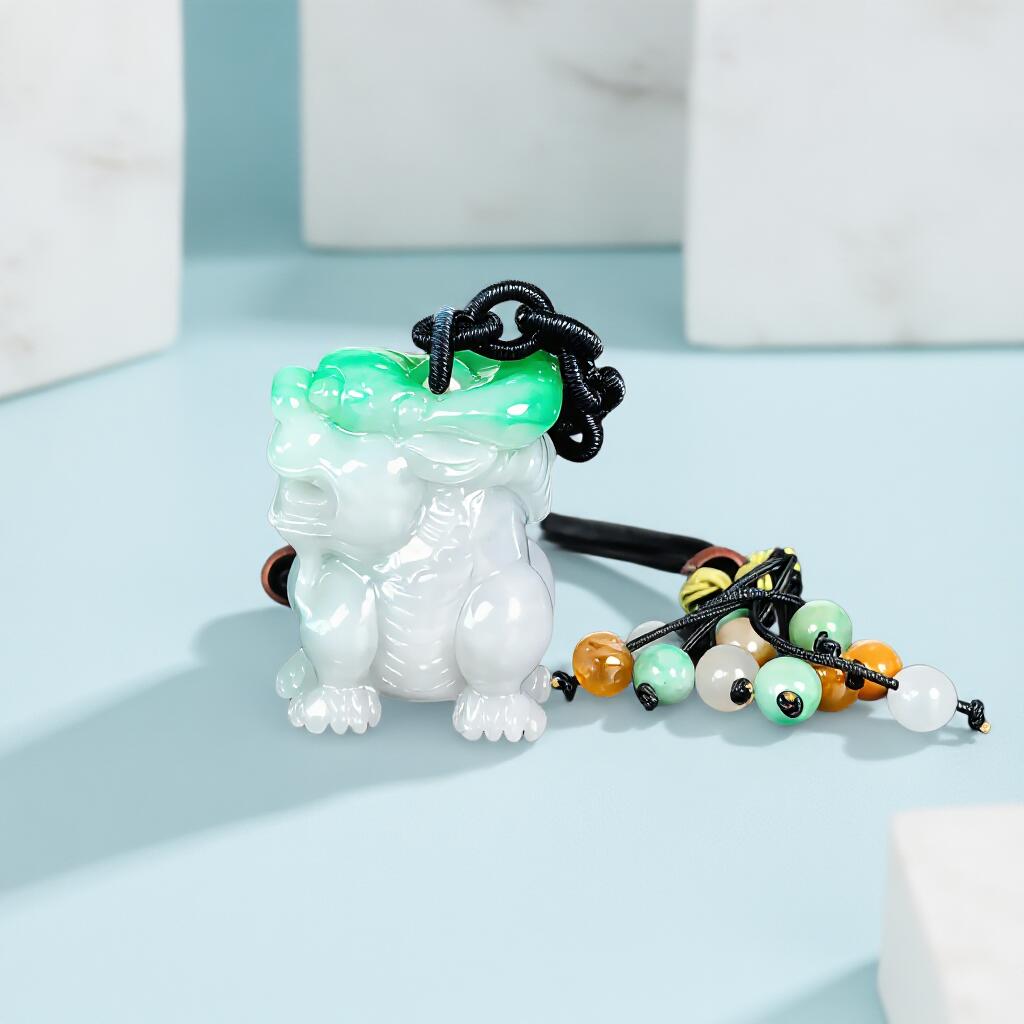 碧月说宝 君子怀瑾·当代和田玉清风专场（七） 冰种俏阳绿貔貅把件