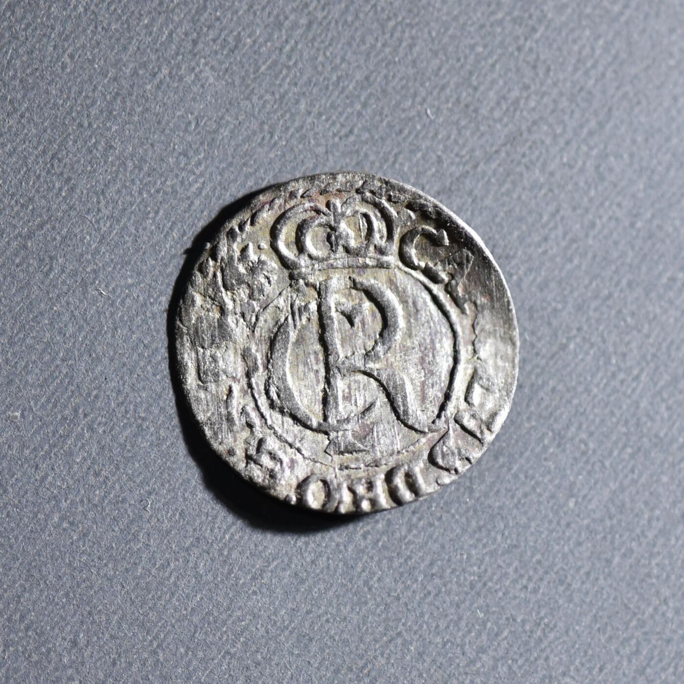 【良泉】4月16日【西方古代打制币】拍卖108件 公元1660年【瑞典·利沃尼亚】卡尔十一世国王，银索利多，0.5克