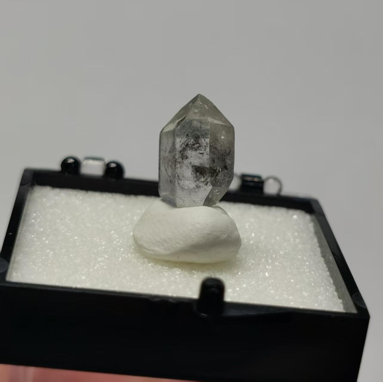 七河·水晶矿标化石杂件小拍（总第43期）（周四结标） 藏家出品 X736 云贵闪灵水晶原石 盒子矿