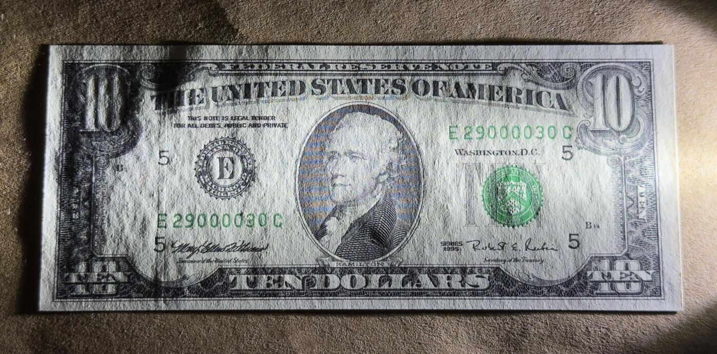 【礼羽收藏】🌏世界钱币拍卖第131期 95年小头版10美元狮子身无4.7全新UNC品相