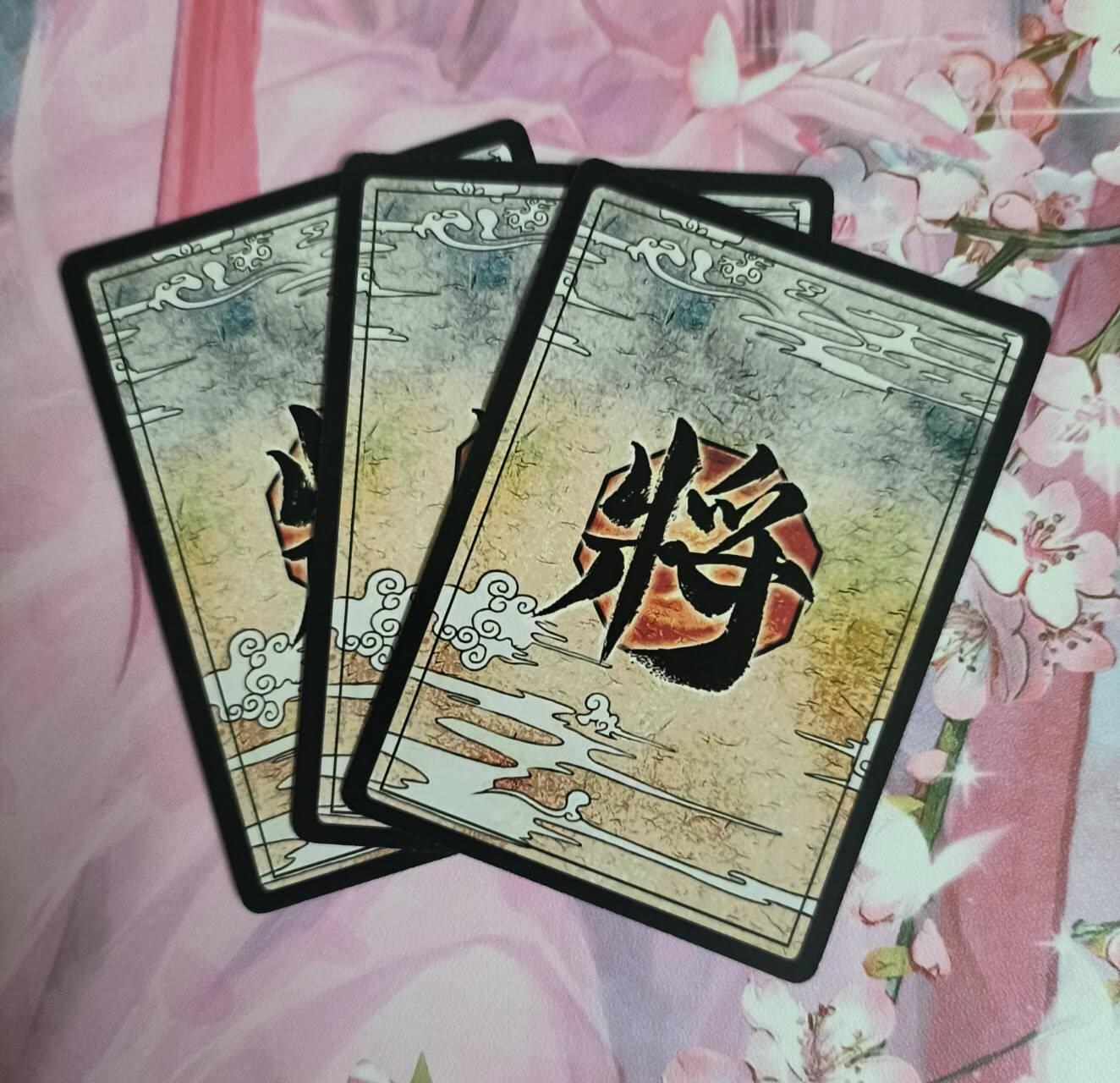 龙虎卡牌-八一场（满200元包邮，无佣金，每周六结拍，欢迎送拍） 磨砂彩闪3张 鸡腿原创 花好月圆系列 黄月英 三渐变（第二张很艺术）