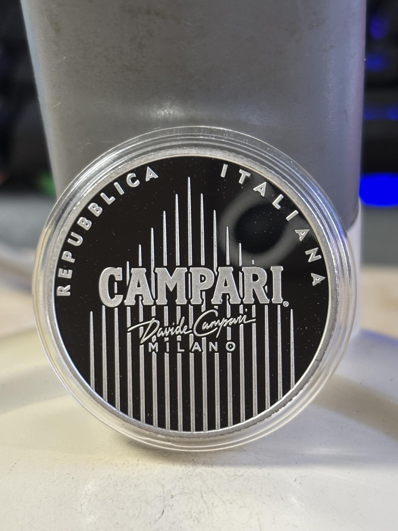 第196期拍卖 意大利2025年二十世界知名开胃酒金巴利彩色纪念银币，18克，发行5000枚