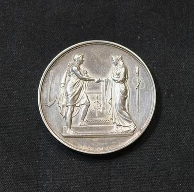 甄臻铺-世界币章拍卖（第58期），送拍享返佣金等优惠多多 - 19世纪法国婚姻与爱情银章，背面无刻字可自用，10.9g，27.9mm，丰饶角1a银标 950银，难得好品。