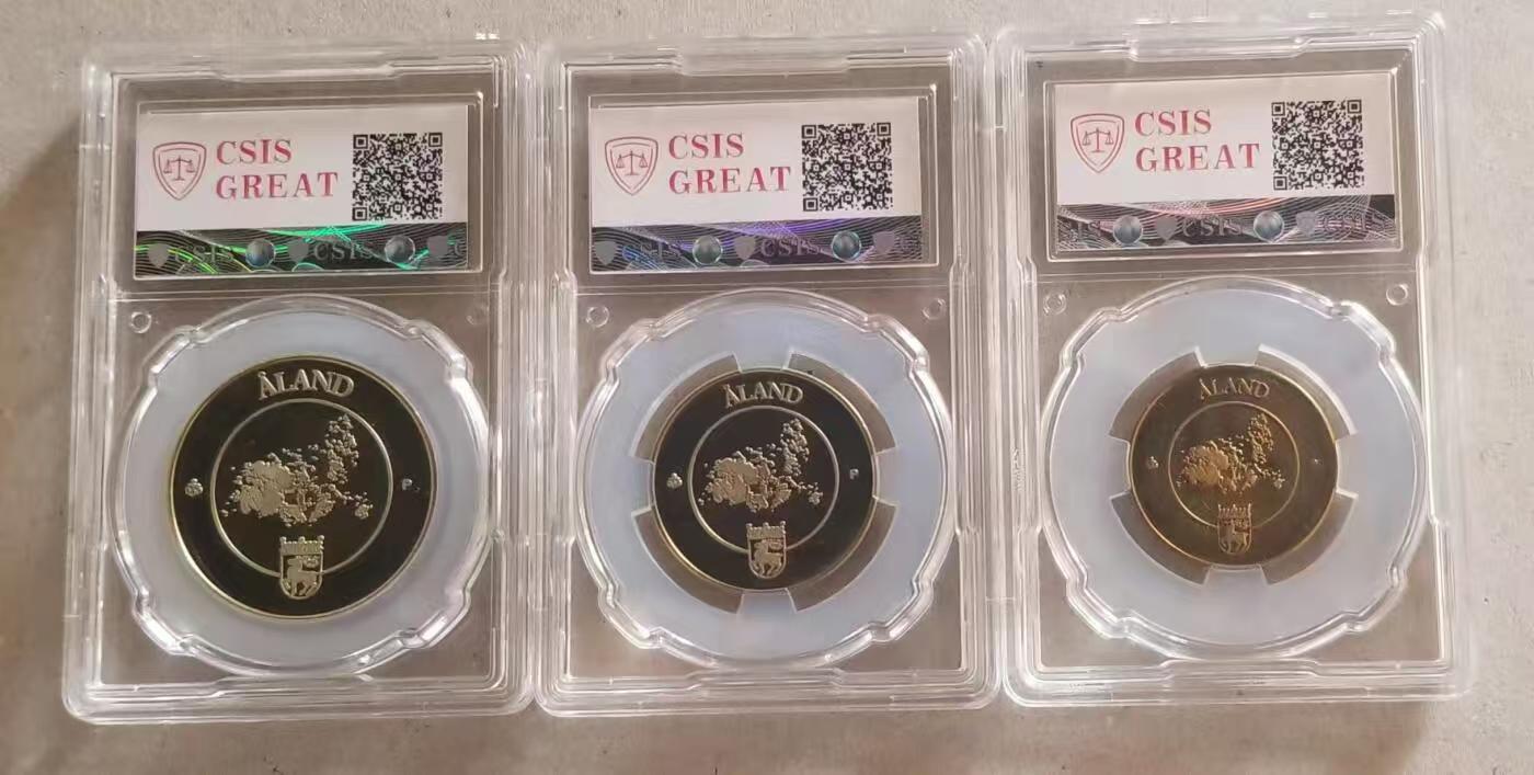 ❤️【币观天下】❤️ 第347期钱币拍卖场- 2026.4.3周五晚上6点半场 长期征集拍品  珍稀币奥兰群岛1993年纪念币三枚 铜镍合金，信泰评级封装，有氧化。