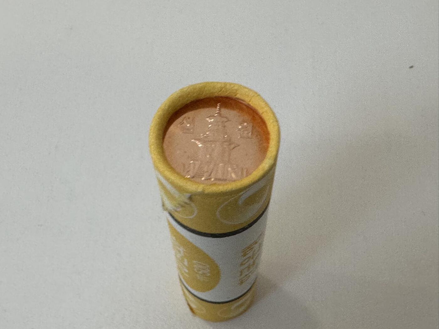 丙午马年四月第一场 。本期更新了稀有大革命纸币 韩国银行全新原装一卷50枚10韩元。原卷！（不设起拍，放漏）