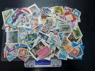 博彦收藏    4月8日 8点 邮票专场 - 外国邮票一组 重20克左右 约200枚（估算值）部分有瑕疵 部分上品 