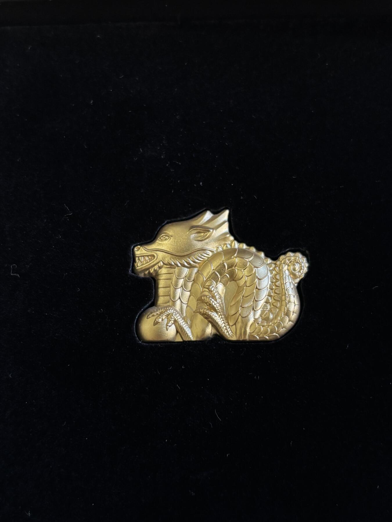 第196期拍卖 蒙古2024年中国生肖系列龙年1盎司镀金纪念银币，999银镀金，发行888枚