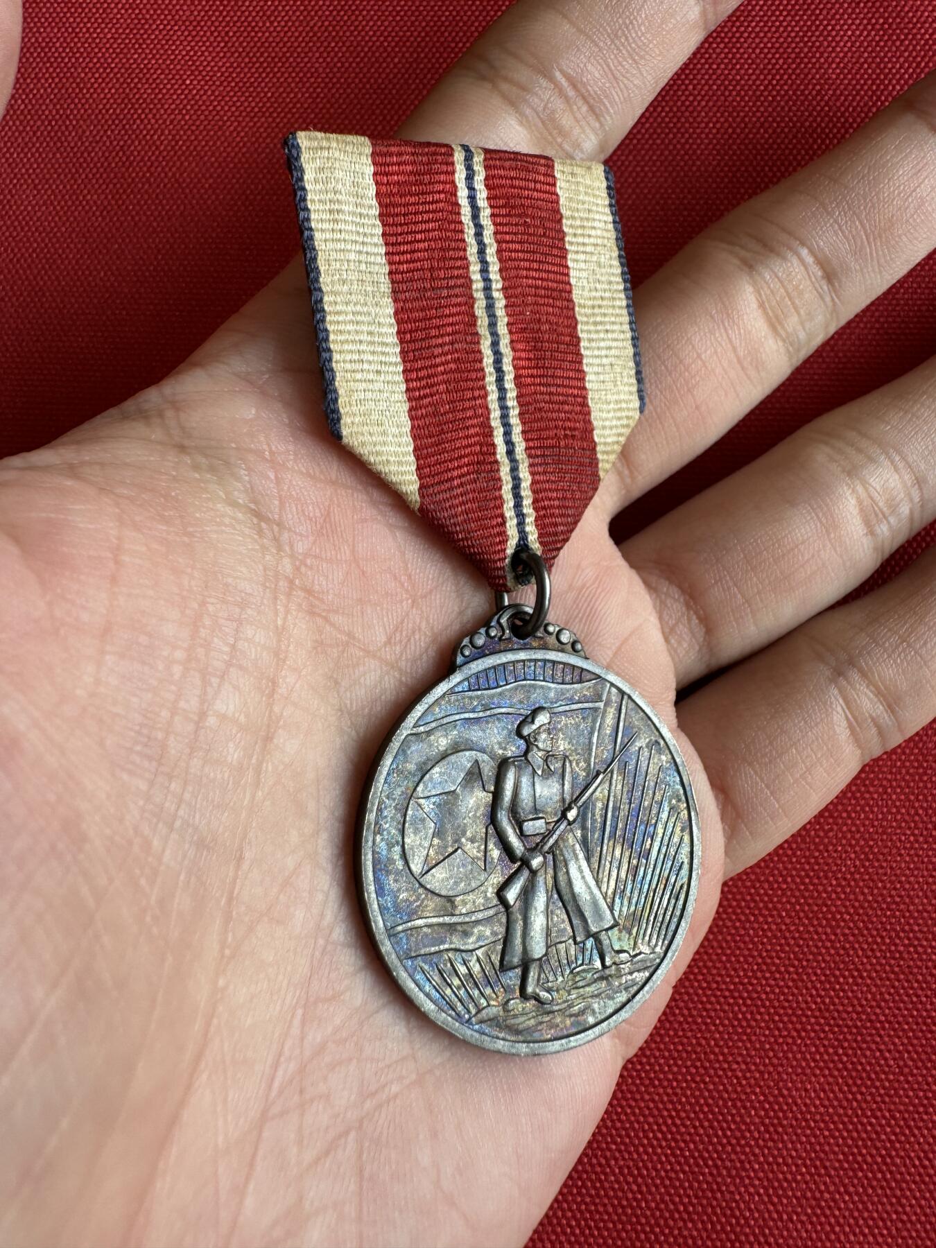 五哥徽章群   2号周四晚上八点4群联拍 银章