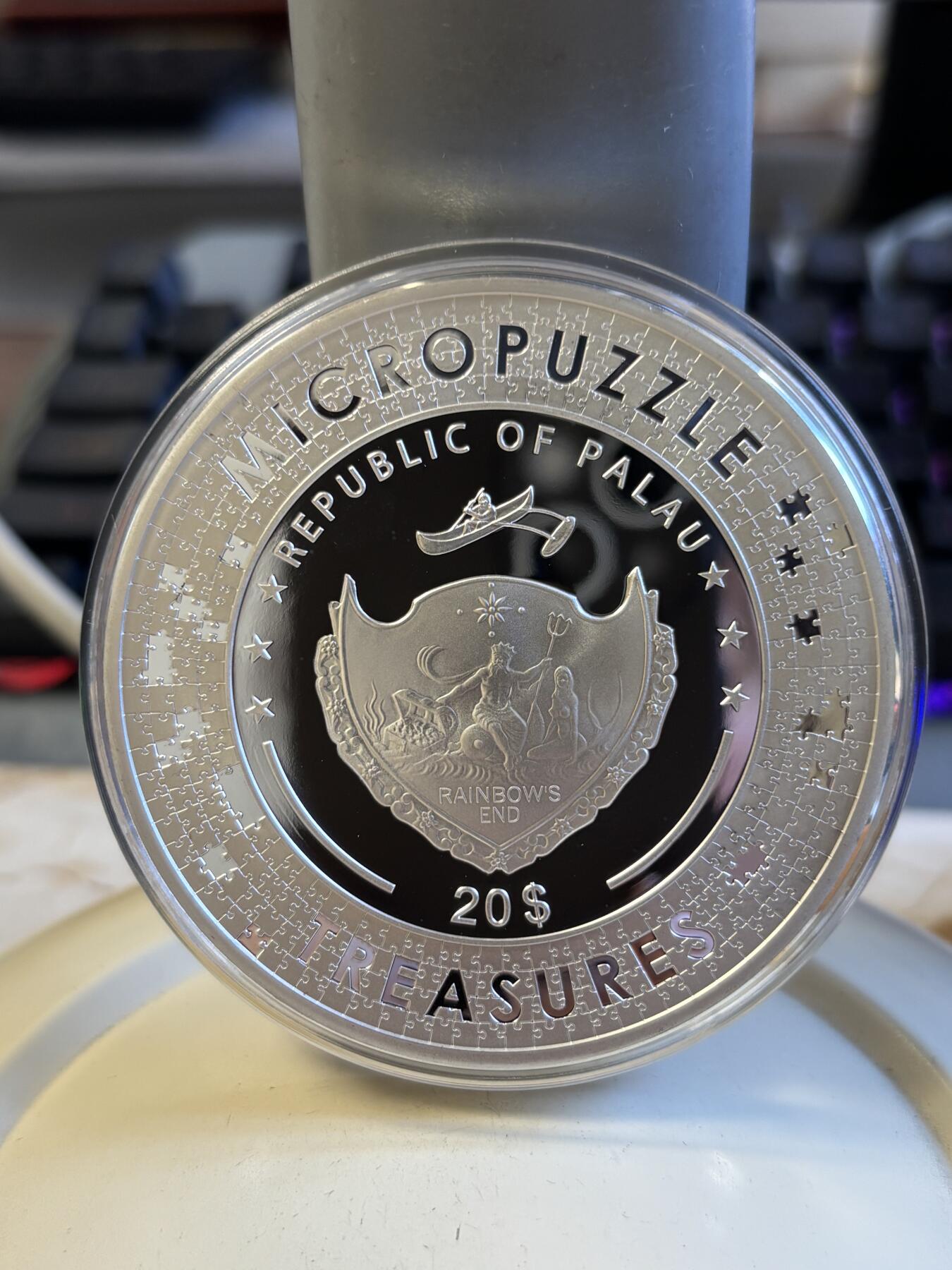 第196期拍卖 帕劳2022年微型拼图系列-伞下情侣彩色纪念银币原盒证书，999银，3盎司，发行量499枚