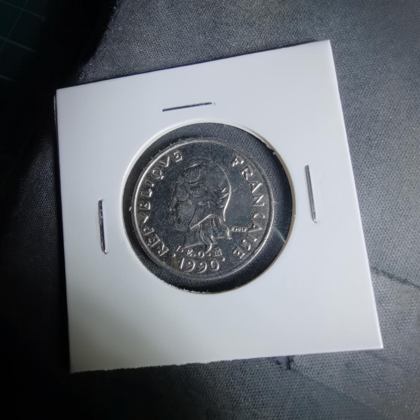 沼泽如烟--第1041场 法属新喀里多尼亚1990年10法郎