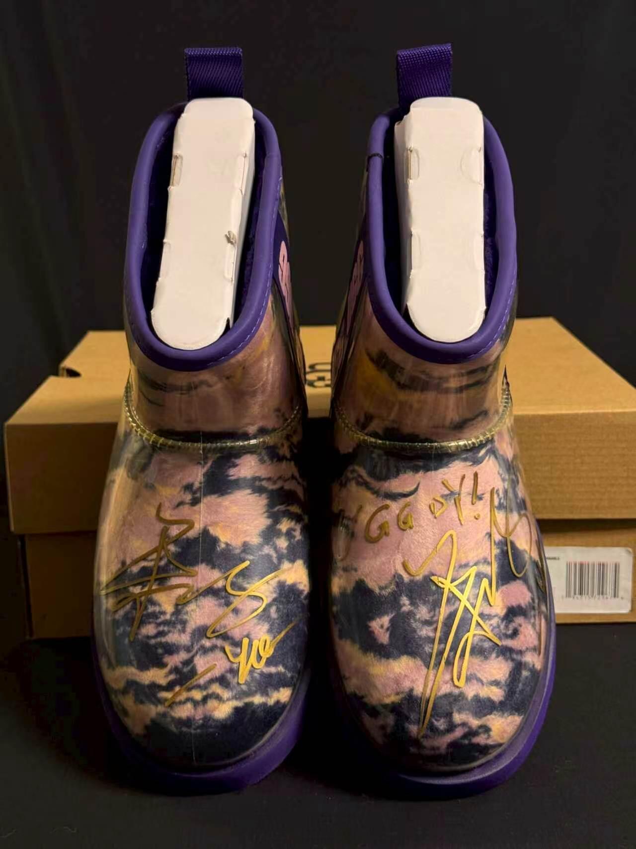 零元拍：星光赴约，茸意登场；步履同频，自在高光！UGG亚太区品牌大使宋雨琦亲签联名配色UGG Classic Clear Mini 雪地靴，每一步都自带高光，每一刻都Feels Like UGG，全新篇章，即刻启程~36码