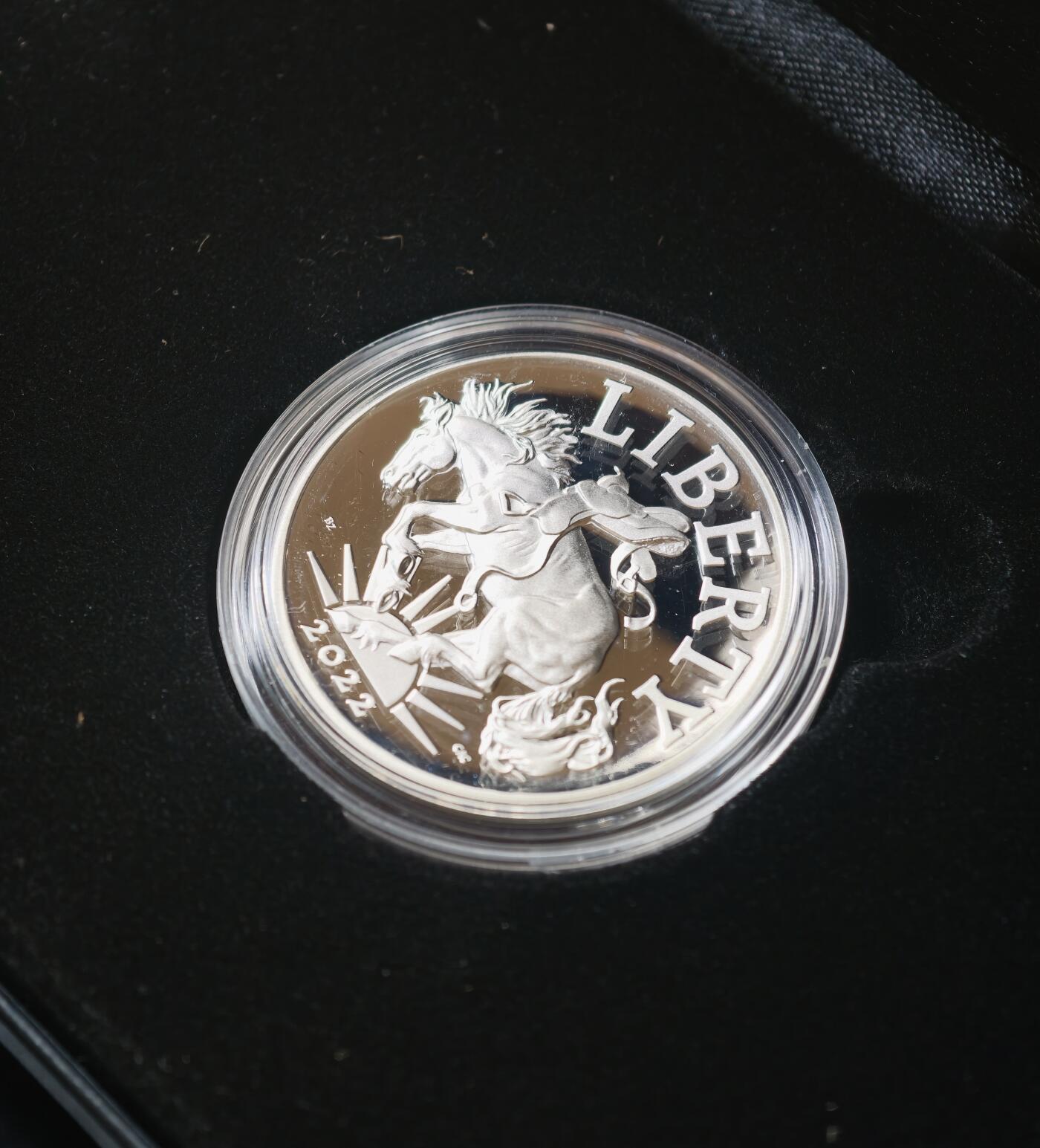 甄臻铺-世界币章拍卖（第58期），送拍享返佣金等优惠多多 2022 美国自由银章 1盎司纯银 Liberty Silver Medal 发行量7.5万枚 原盒证