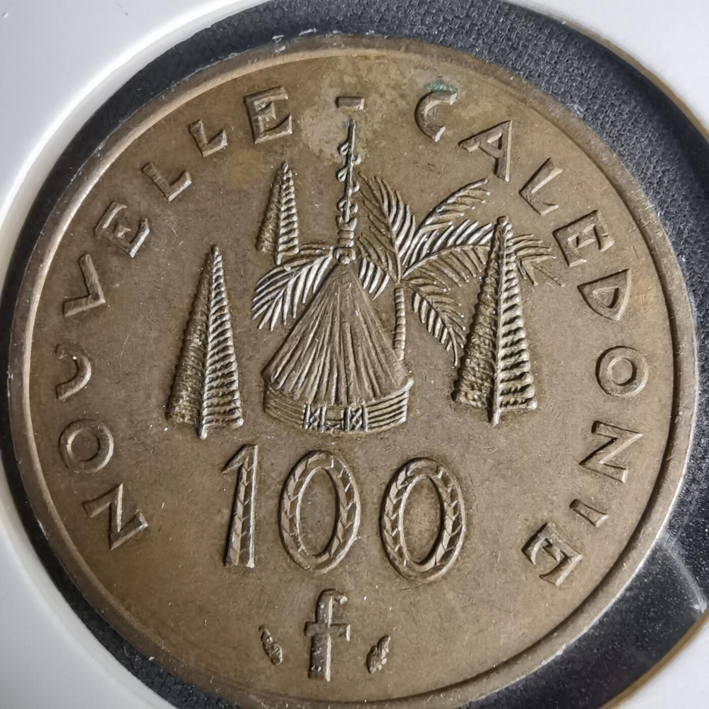 沼泽如烟--第1041场 法属新喀里多尼亚1994年100法郎