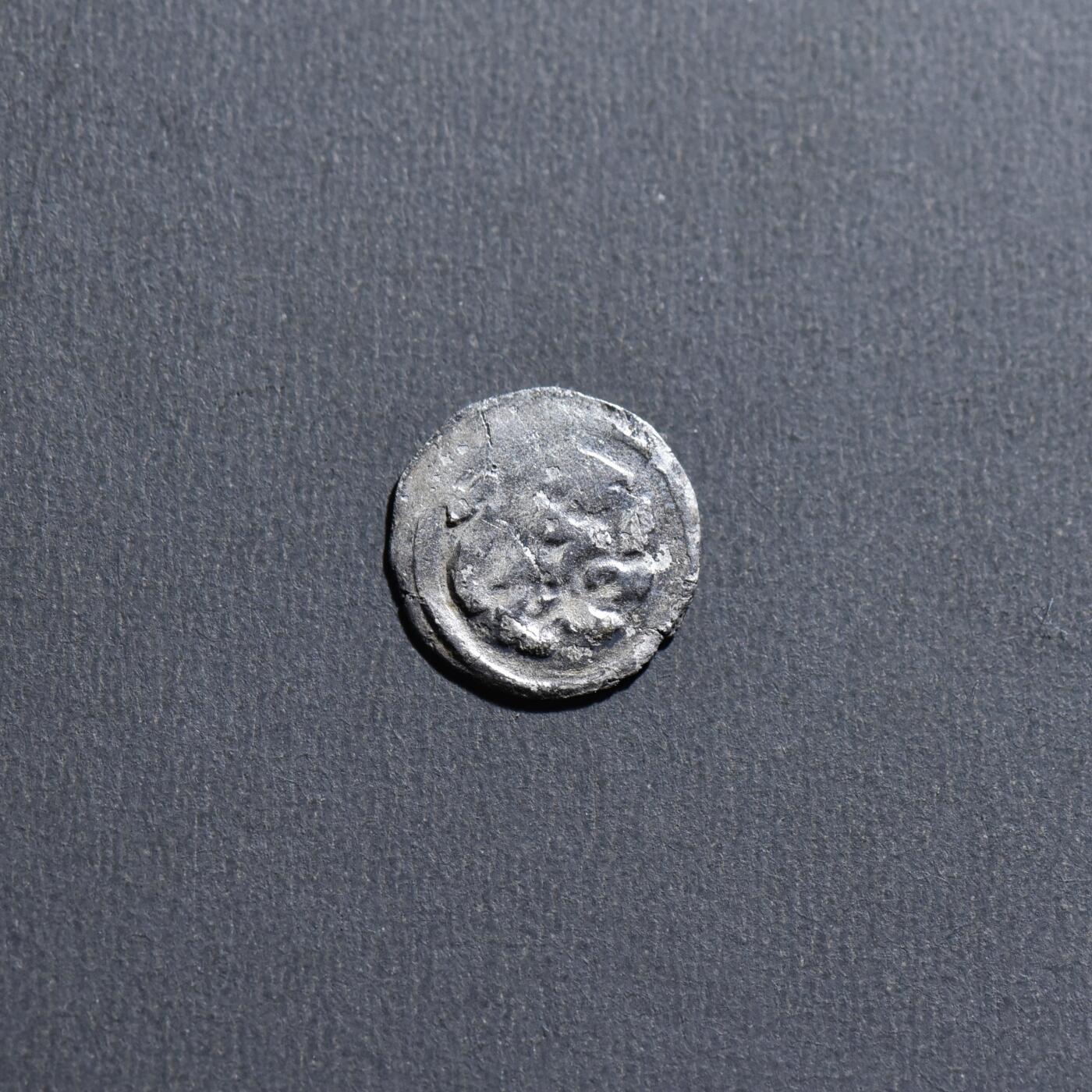 【良泉】4月16日【西方古代打制币】拍卖108件 公元1235-1270年【中世纪】匈牙利阿尔帕德王朝国王——贝拉四世和皇后拜占庭公主——玛丽亚·拉斯卡里娜，奥波小银币，0.16克