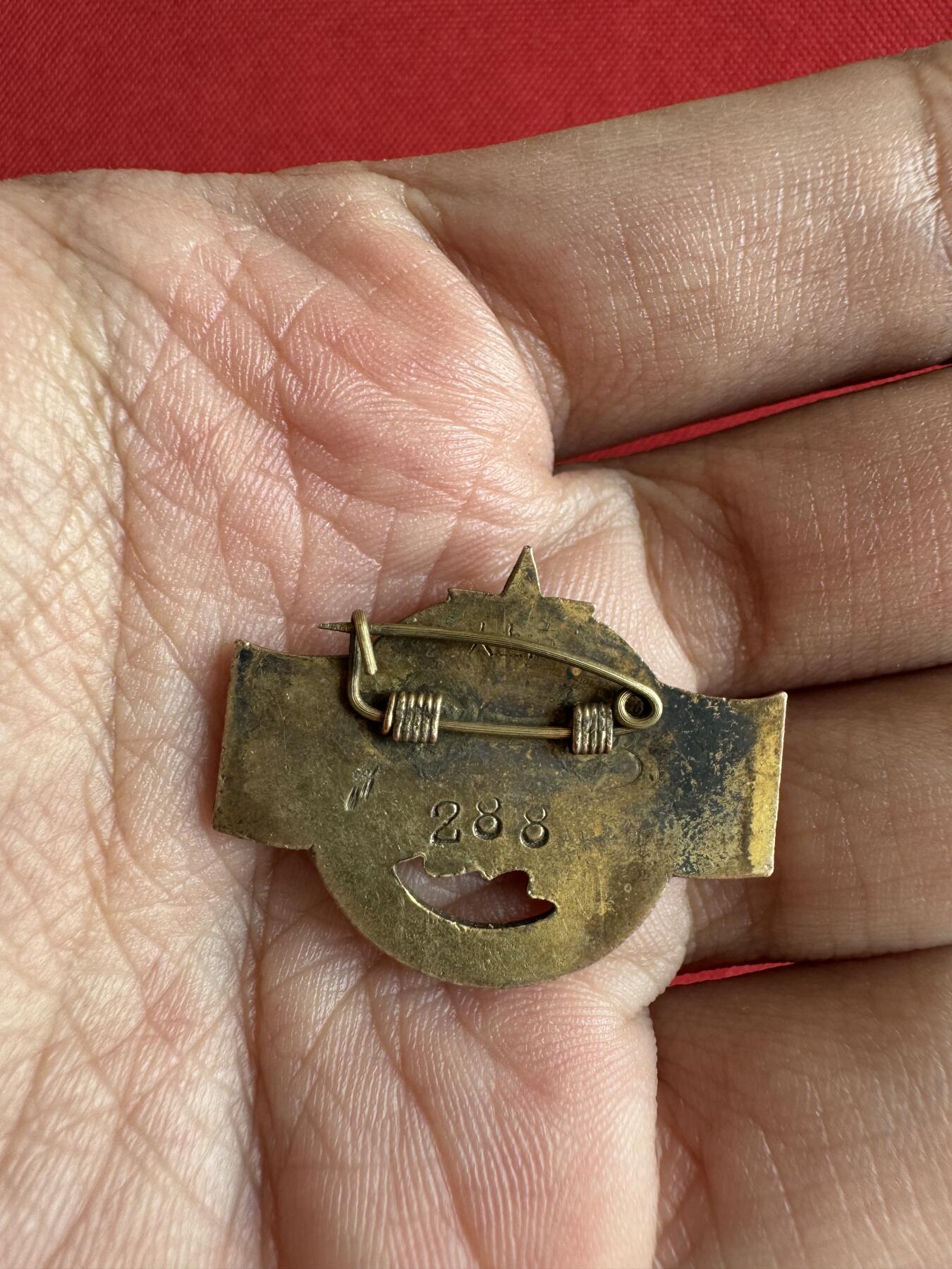 五哥徽章群   2号周四晚上八点4群联拍 铜章