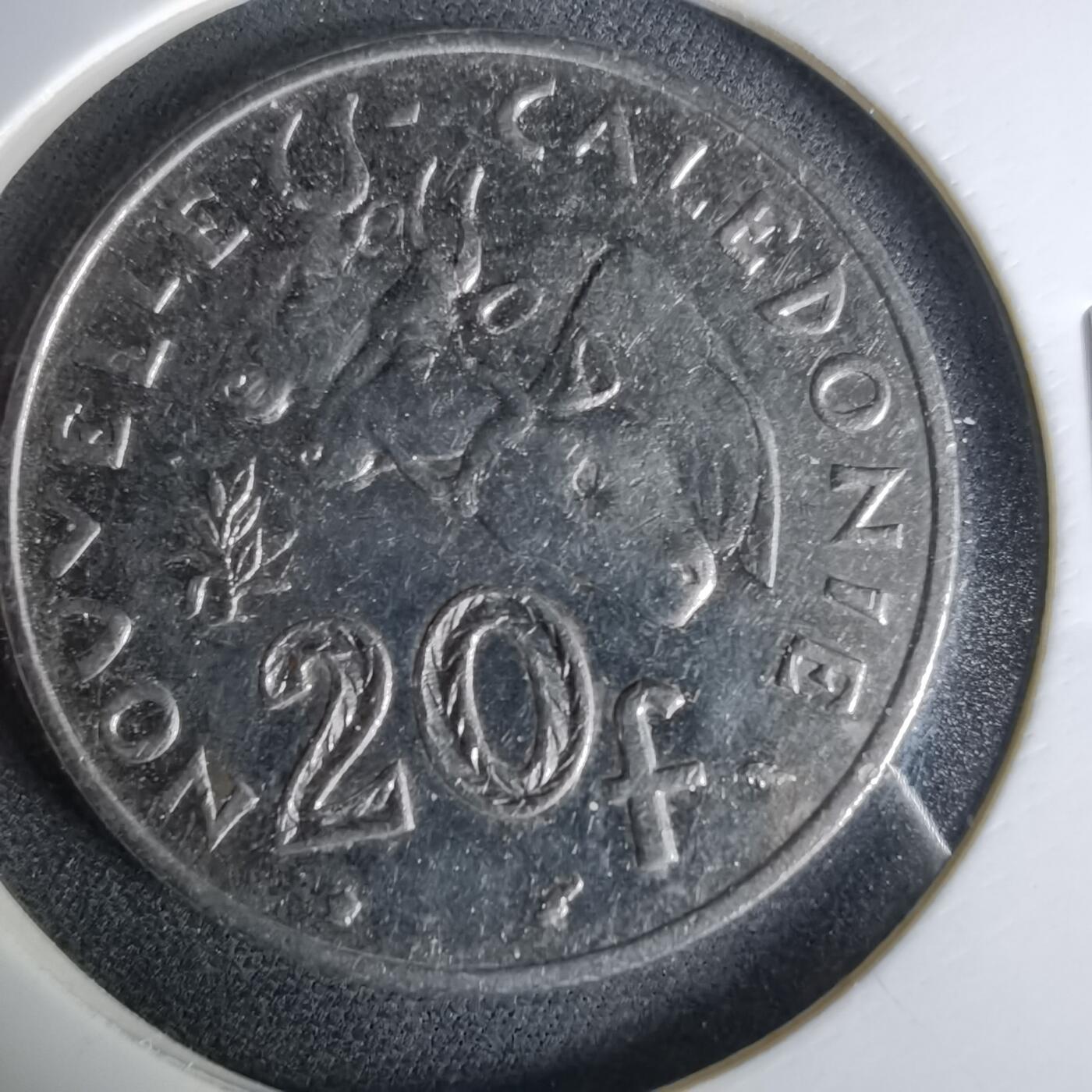 沼泽如烟--第1041场 法属新喀里多尼亚1983年20法郎