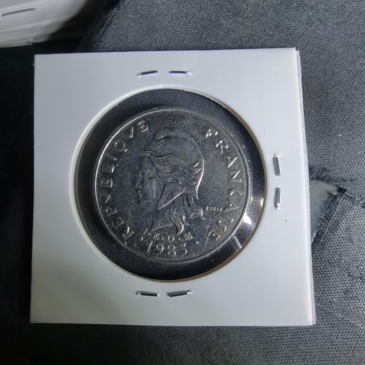 沼泽如烟--第1041场 法属新喀里多尼亚1983年20法郎