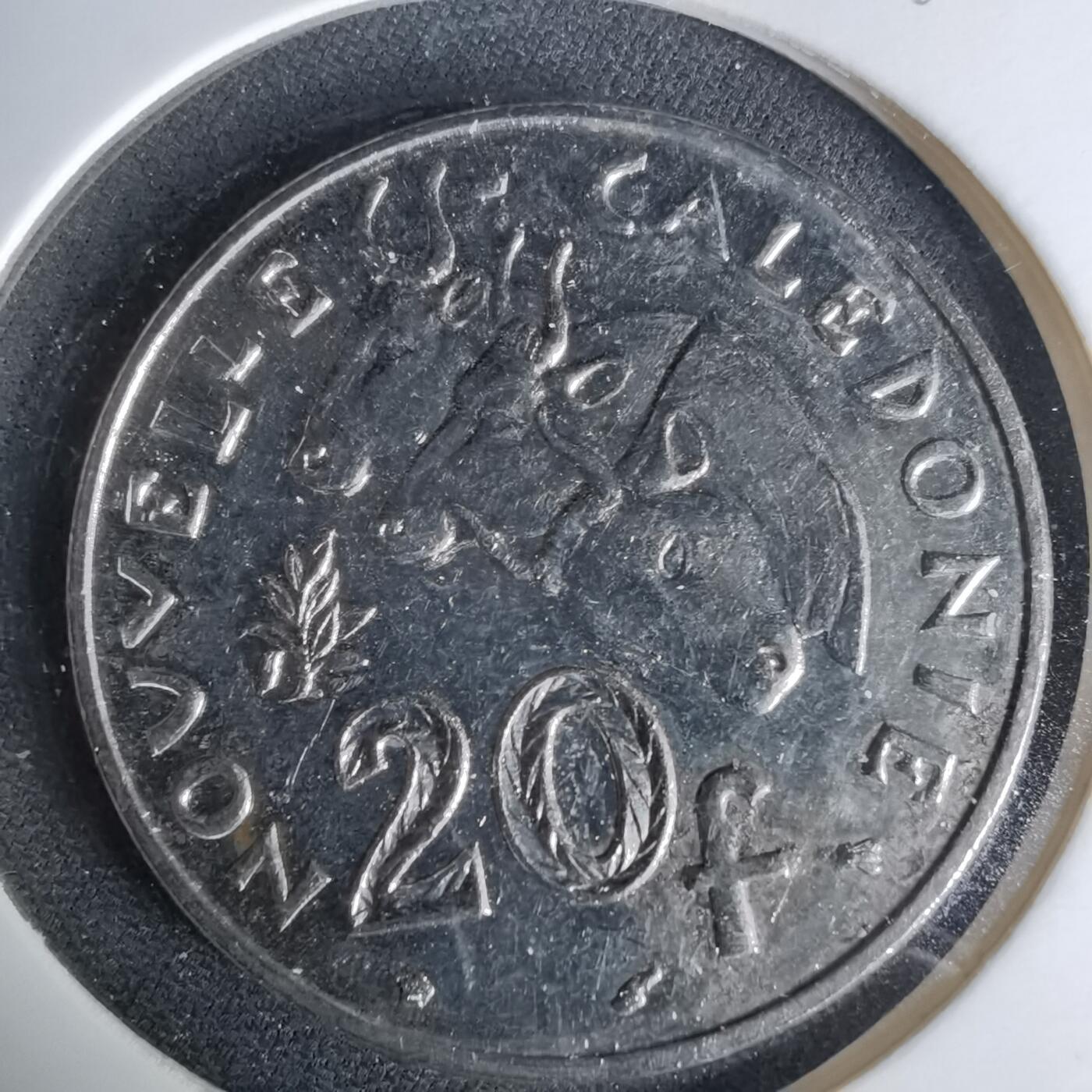 沼泽如烟--第1041场 法属新喀里多尼亚1999年20法郎