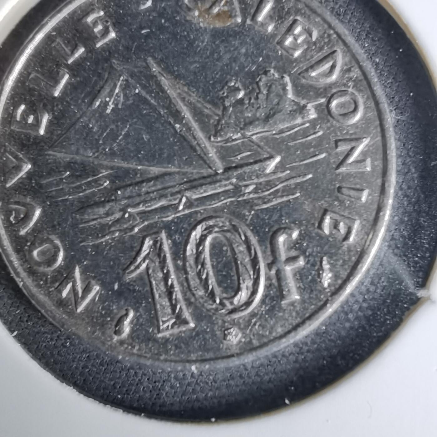 沼泽如烟--第1041场 法属新喀里多尼亚1990年10法郎