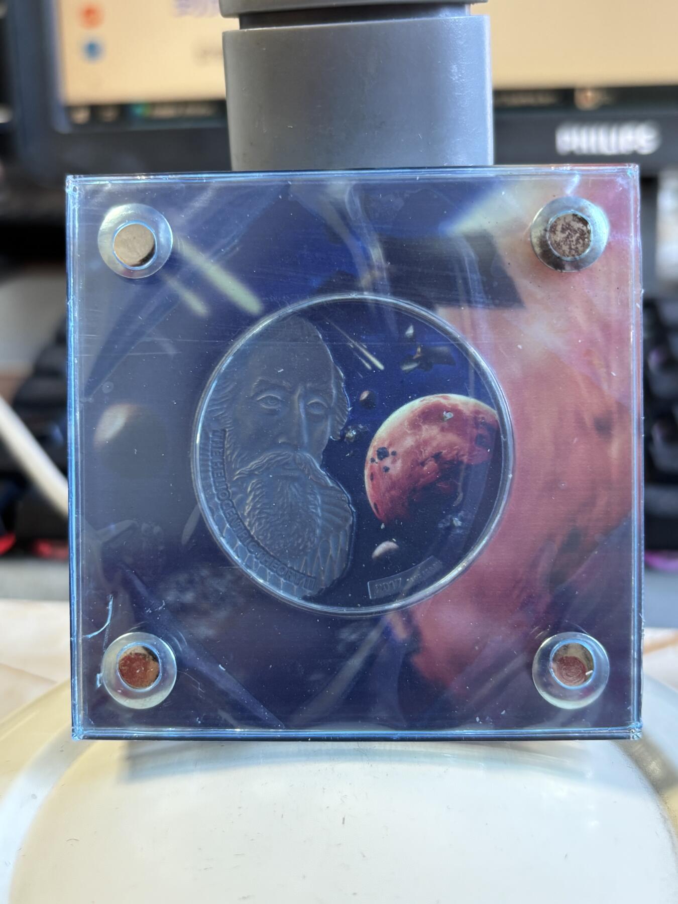 第196期拍卖 布基纳法索2017天文学家系列2开普勒镶3陨石银币,999银，发行500枚