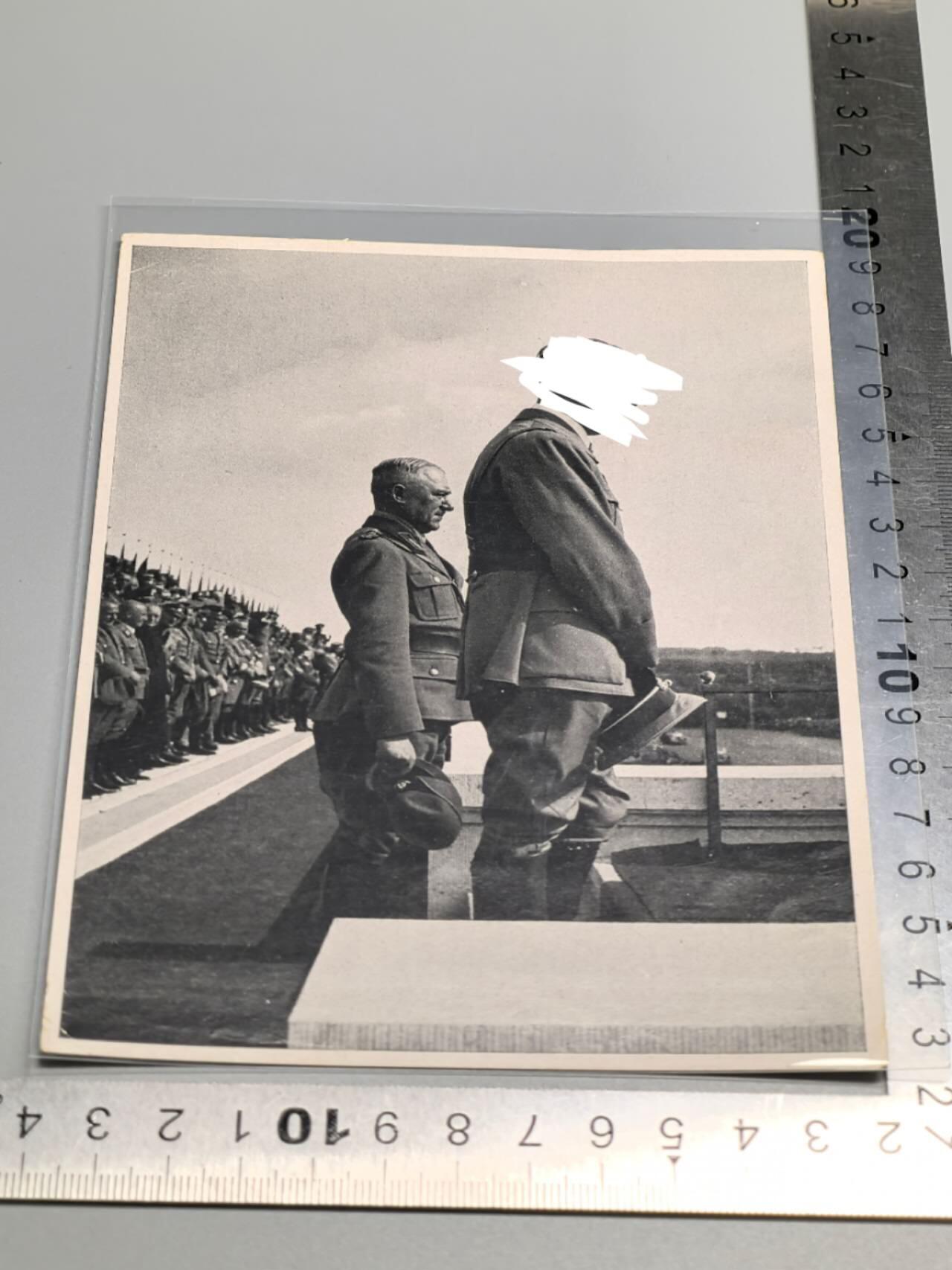 小驴勋章奖章收藏4月4日周六晚六点拍卖（珍爱和平，收藏战争，铭记历史，勿忘国耻，忠党爱国。有偿代拍，送拍规则在简介最后，参拍须阅读规则后再参拍，关系到运费包装发货时效真假辨别等关键信息，拍卖时不再发原图，看大图店主微信码在拍卖店铺介绍里） 大号画家宣传卡片