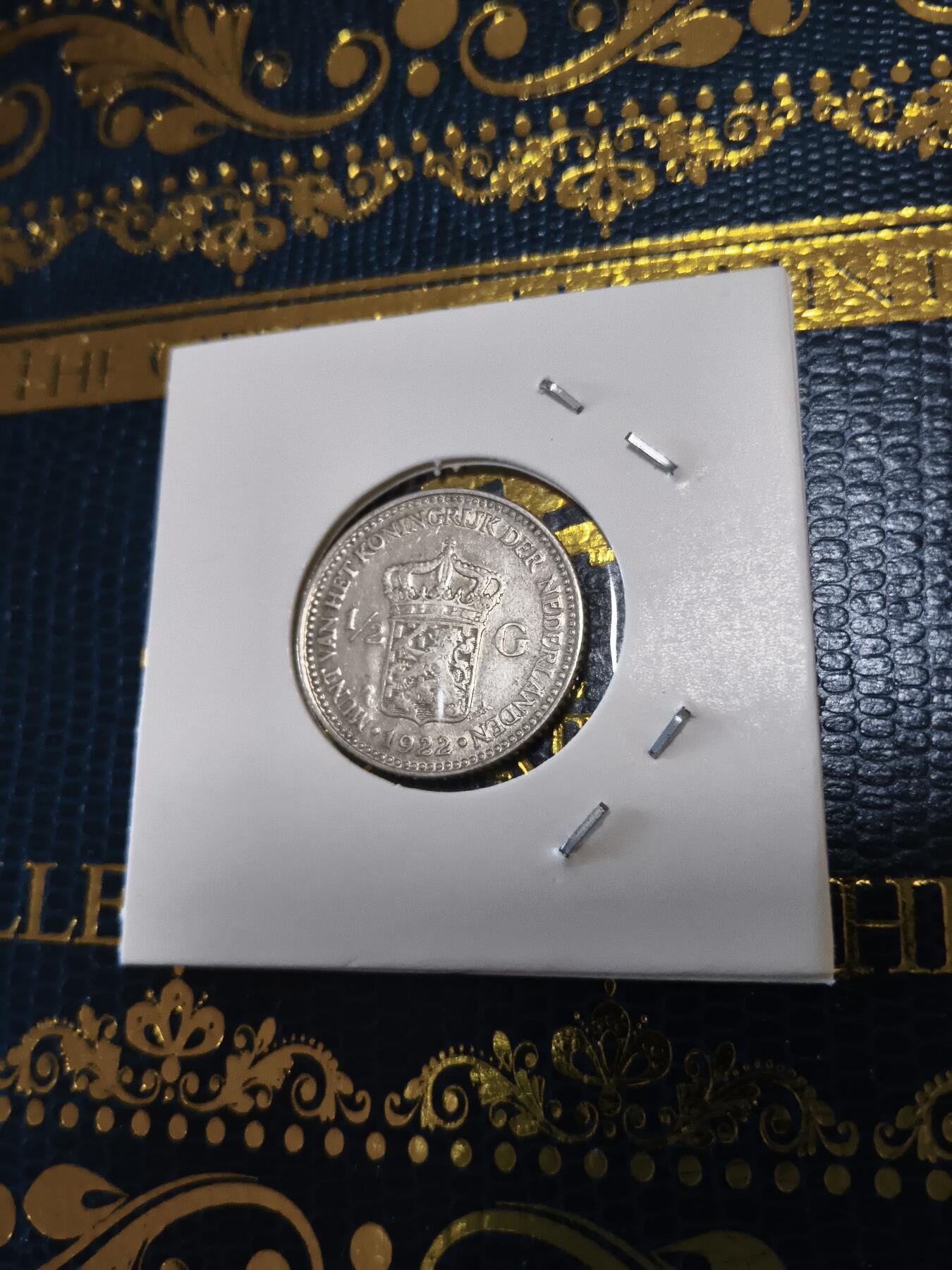 长老汇马年精选第十五场拍卖 1922荷兰威廉明娜1/2盾银币，5克720银（2）