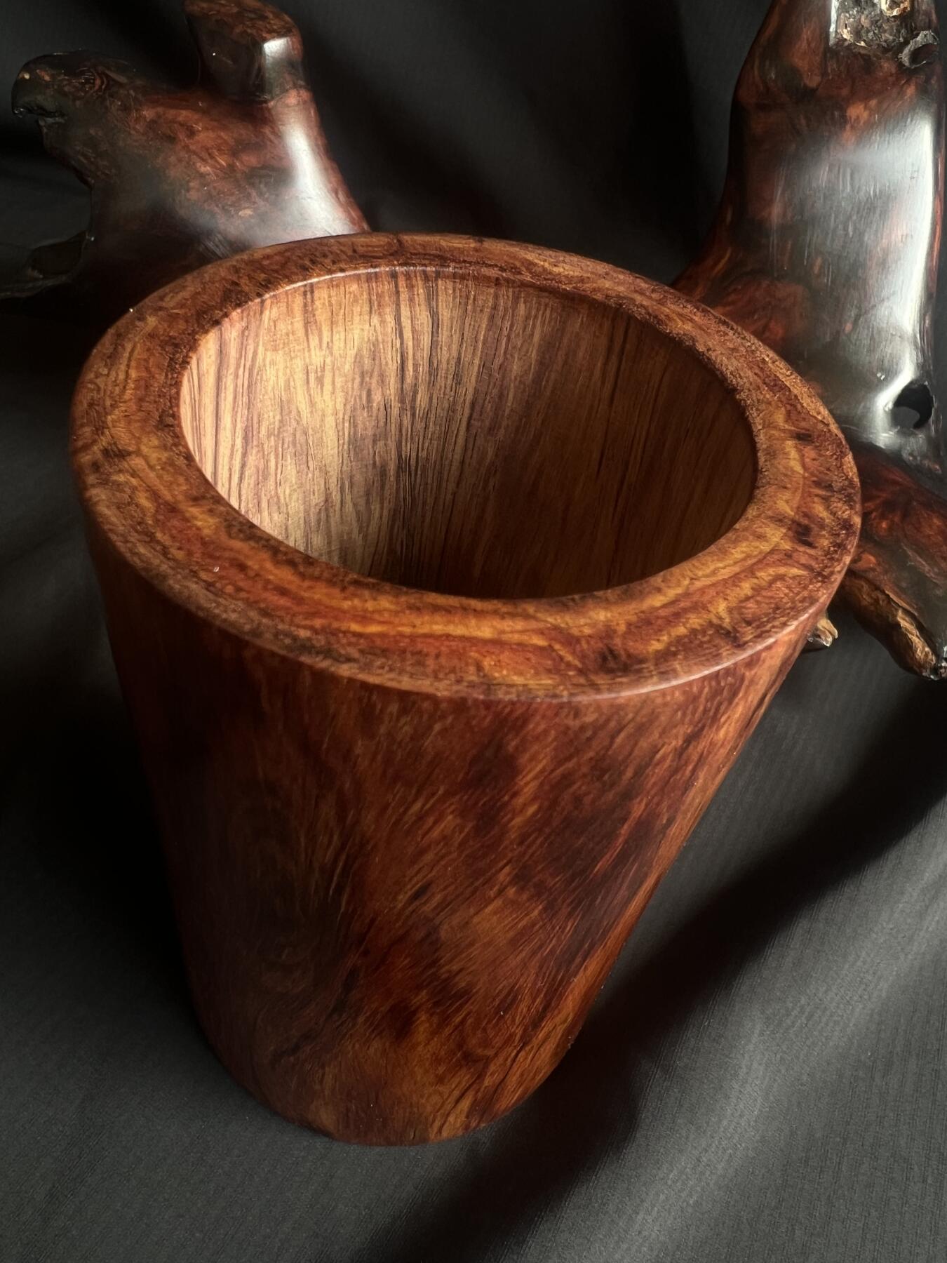 零元拍：海南黄花梨笔筒，整颗料抠出，口径：75/108MM