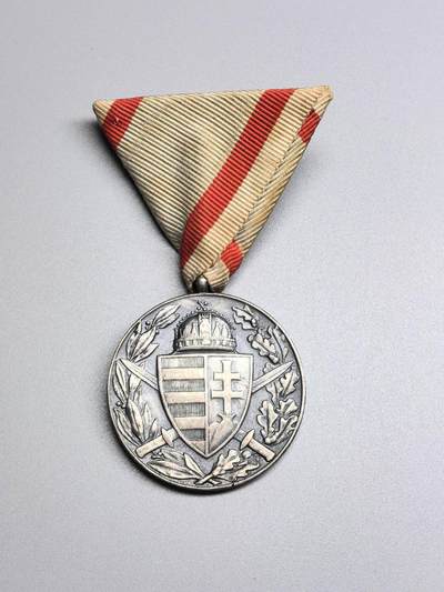 小驴勋章奖章收藏4月4日周六晚六点拍卖（珍爱和平，收藏战争，铭记历史，勿忘国耻，忠党爱国。有偿代拍，送拍规则在简介最后，参拍须阅读规则后再参拍，关系到运费包装发货时效真假辨别等关键信息，拍卖时不再发原图，看大图店主微信码在拍卖店铺介绍里） - 匈牙利一战纪念章