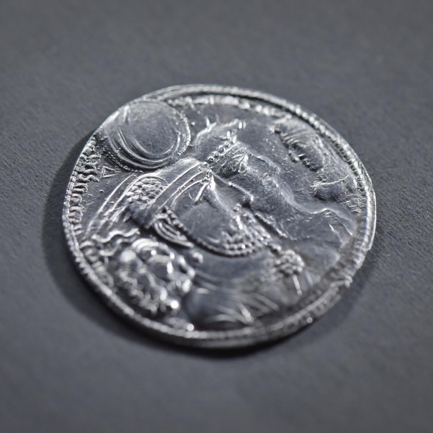 【良泉】4月16日【西方古代打制币】拍卖108件 【极美品】公元276-293年【波斯帝国】萨珊王朝，瓦赫兰二世 国王、王后、王子“全家福” 一德拉克马 银币，4.24克