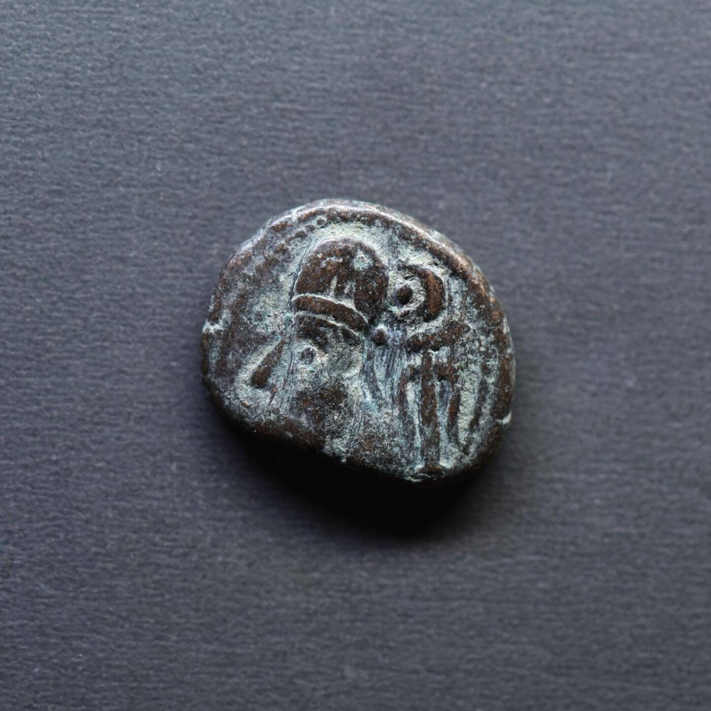 【良泉】4月16日【西方古代打制币】拍卖108件  公元2世纪【埃兰】奥罗德斯三世“族徽版”铜币，2.98克