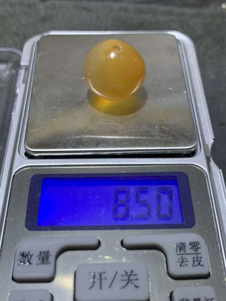 高玉化缠丝玛瑙随形圆珠一颗，