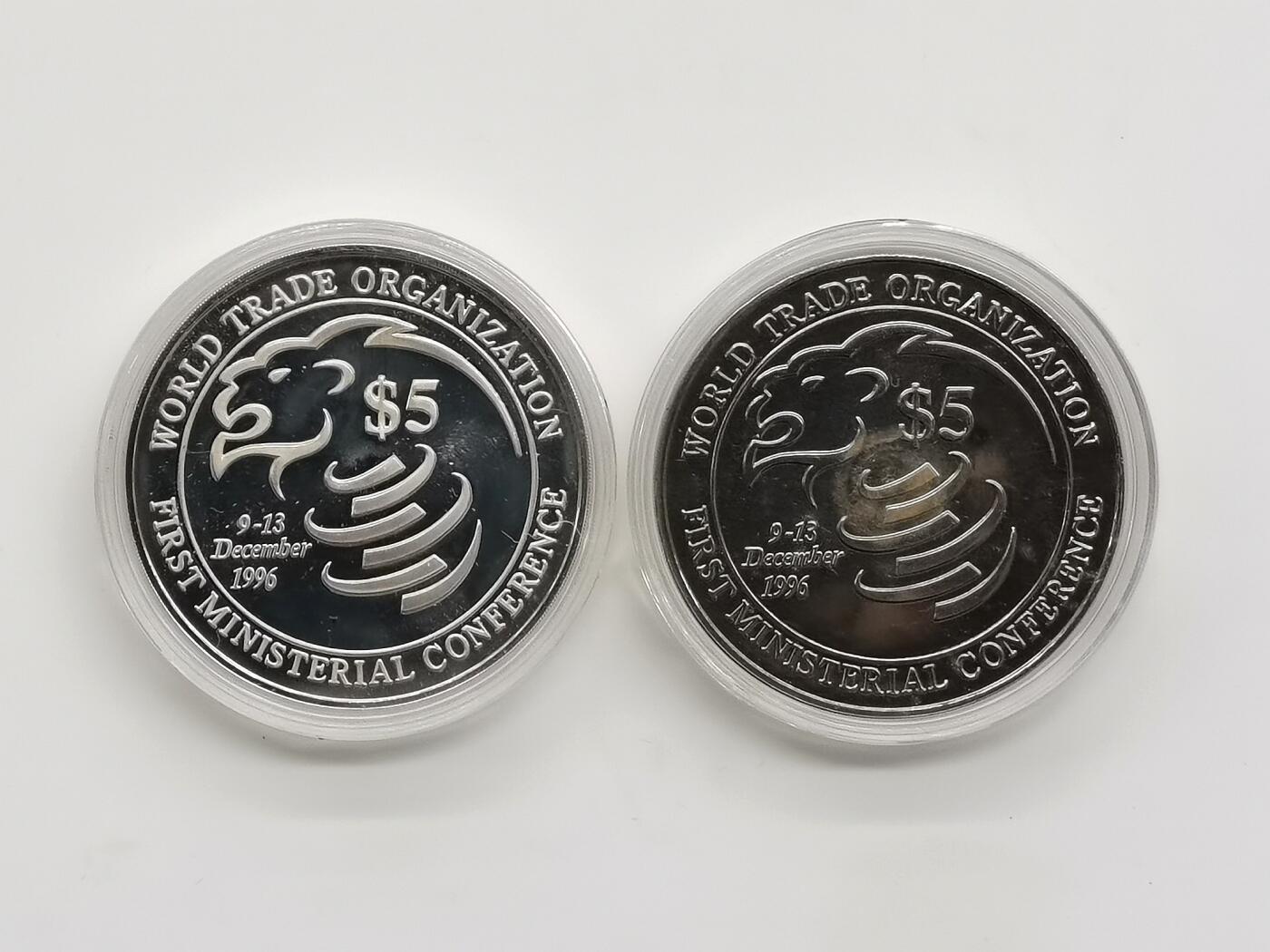 博洋堂世界钱币拍卖第167期（全场包邮） 新加坡1996年5元精制银铜币套 世贸组织新加坡部长会议（1996） 20克925银20克铜 发行量：2800套 盒证全