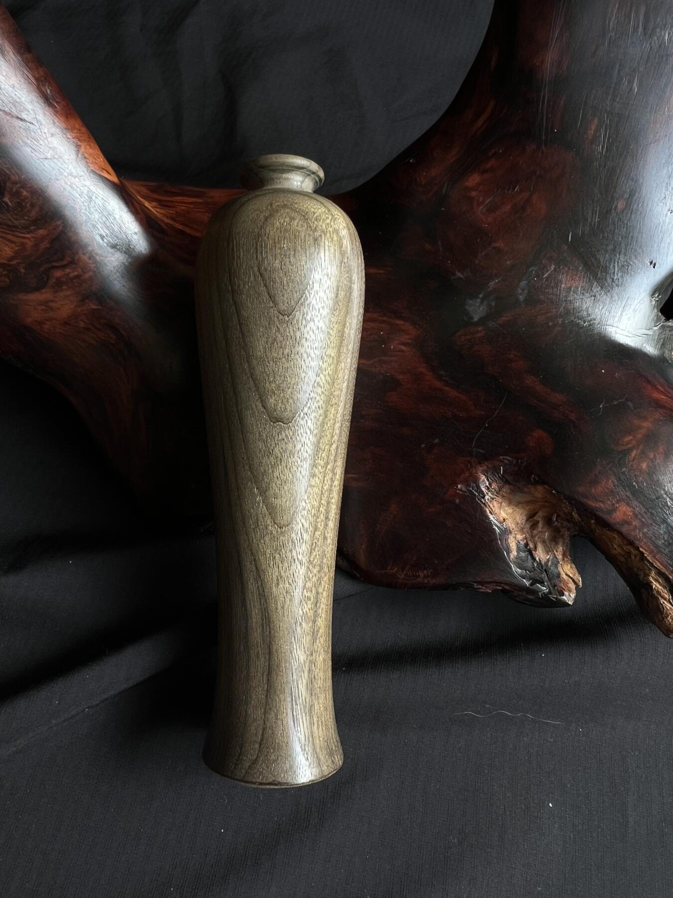 零元拍：金丝楠 精工 净瓶 雕件手把件绿阴沉，满手留香金丝流溢。107/31.5/25MM