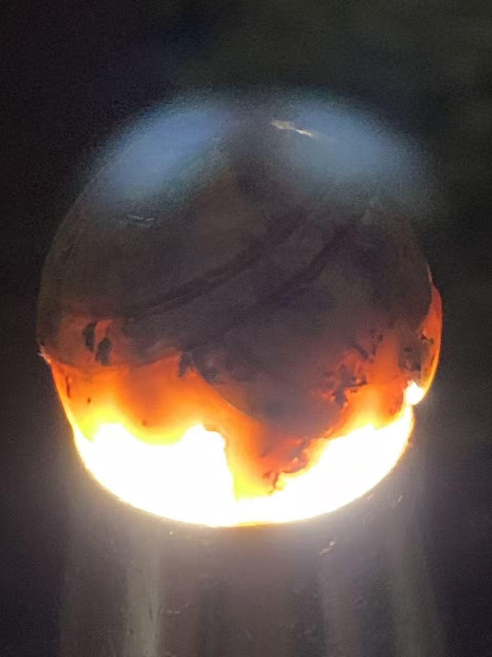 精美亚光冰飘糖心料草花纹战国红玛瑙手工俏色巧雕蝙蝠钱币2.0圆珠一个，