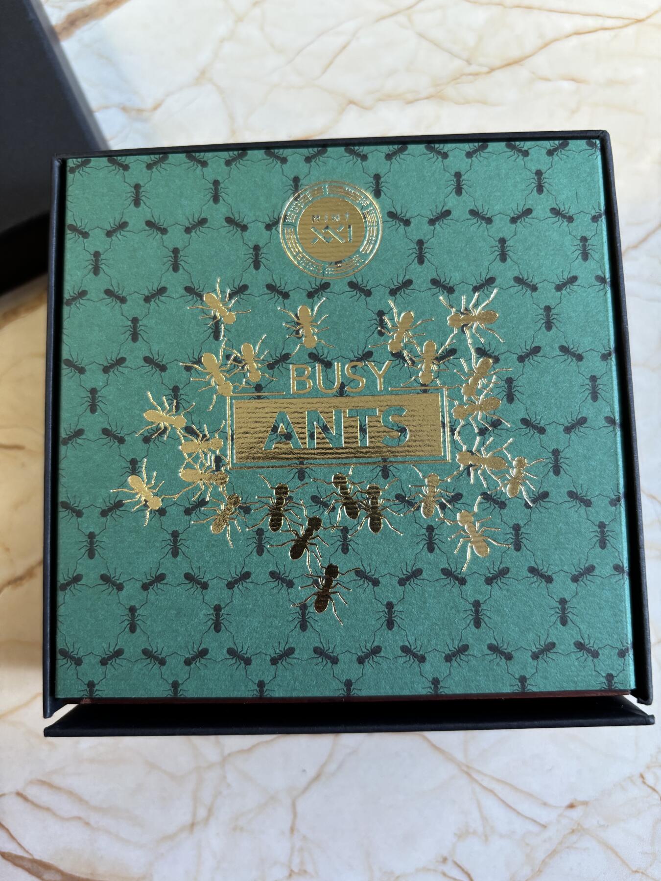 第196期拍卖 加纳2022年忙碌的小蚂蚁2盎司镀金仿古纪念银币，999银镀金，发行500枚