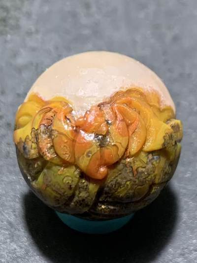 精美亚光冰飘糖心料草花纹战国红玛瑙手工俏色巧雕蝙蝠钱币2.0圆珠一个， - 精美亚光冰飘糖心料草花纹战国红玛瑙手工俏色巧雕蝙蝠钱币2.0圆珠一个，