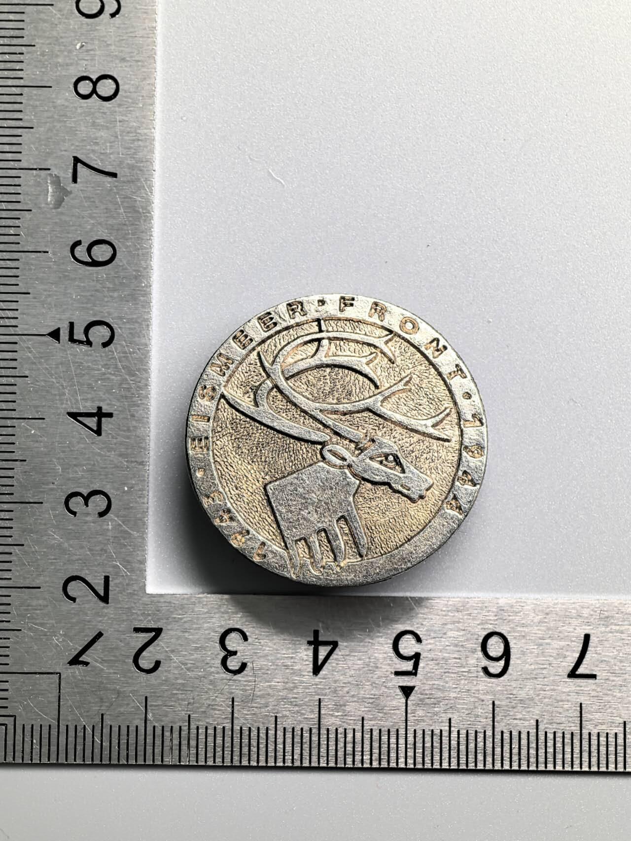 小驴勋章奖章收藏4月4日周六晚六点拍卖（珍爱和平，收藏战争，铭记历史，勿忘国耻，忠党爱国。有偿代拍，送拍规则在简介最后，参拍须阅读规则后再参拍，关系到运费包装发货时效真假辨别等关键信息，拍卖时不再发原图，看大图店主微信码在拍卖店铺介绍里）