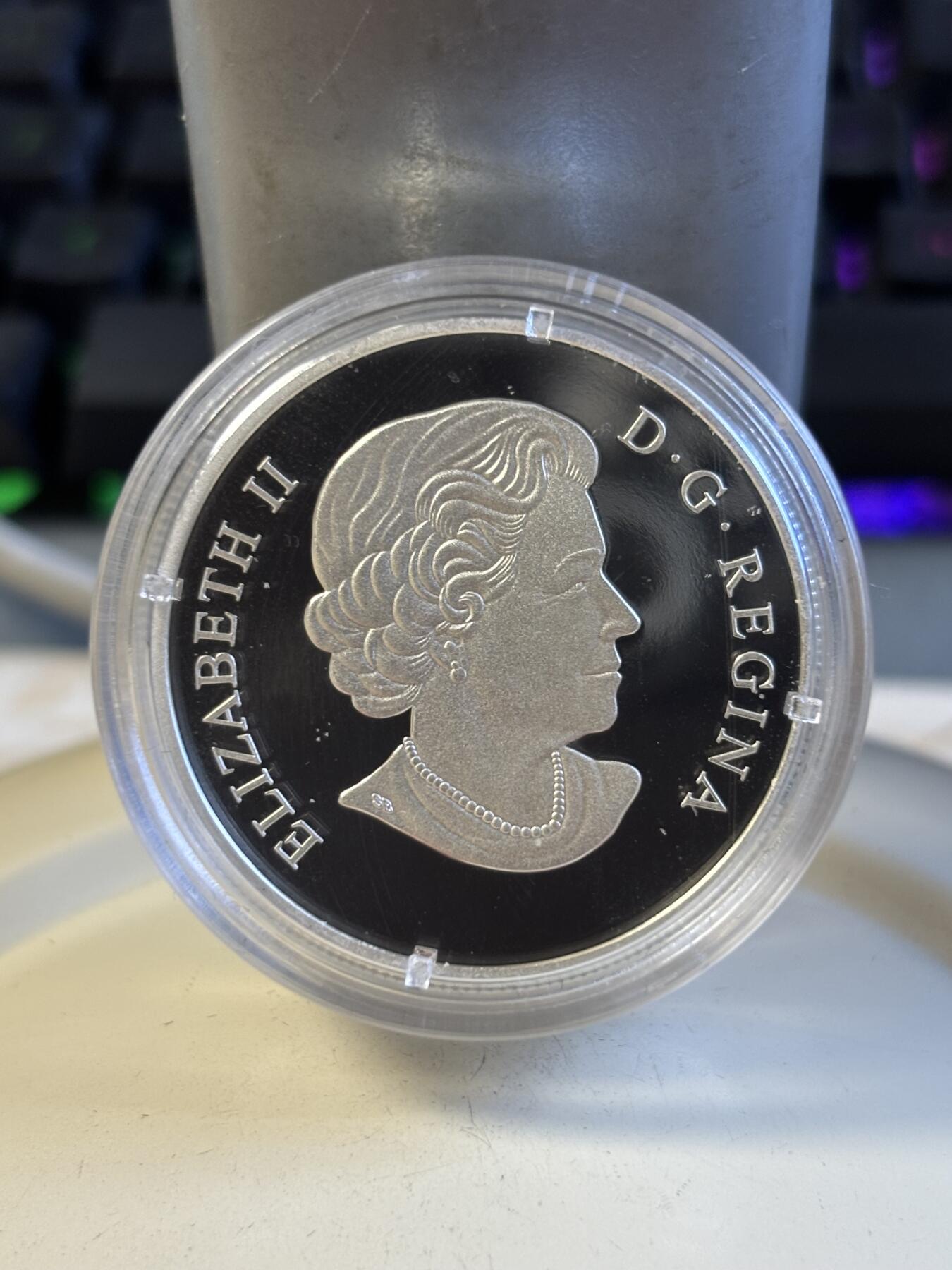 第196期拍卖 加拿大2014年睡莲和豹纹蛙镶嵌玻璃1盎司彩色纪念银币，9999银，发行12500枚