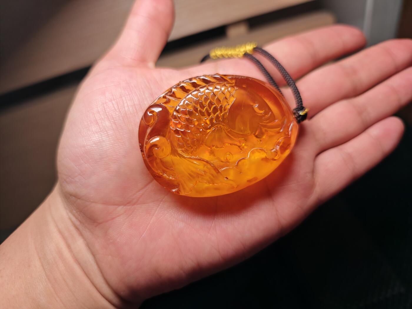 全新“鱼戏水”主题金珀